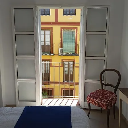 Apartamento Casco Antiguo Exterior Unico En Segunda Planta En Un Edificio De De Dos Plantas Seville Exterior photo